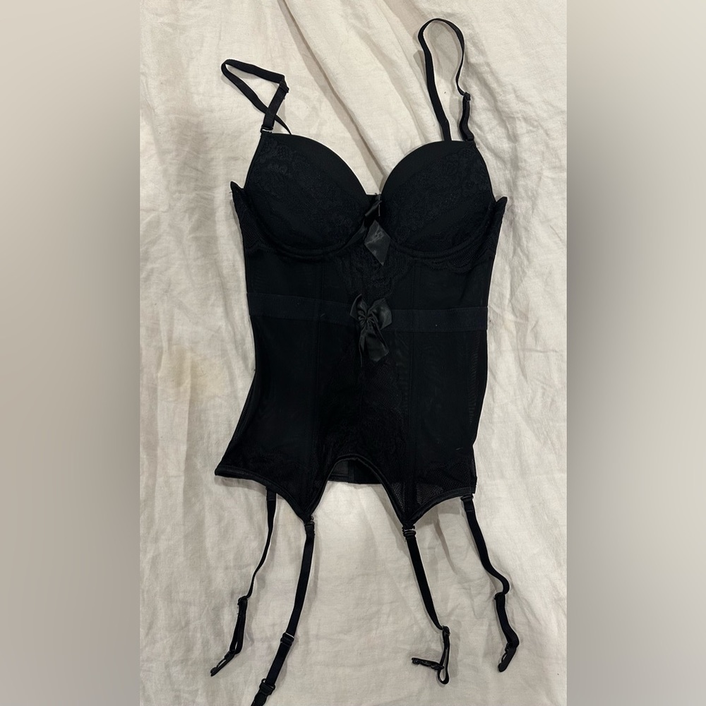 Black bustier